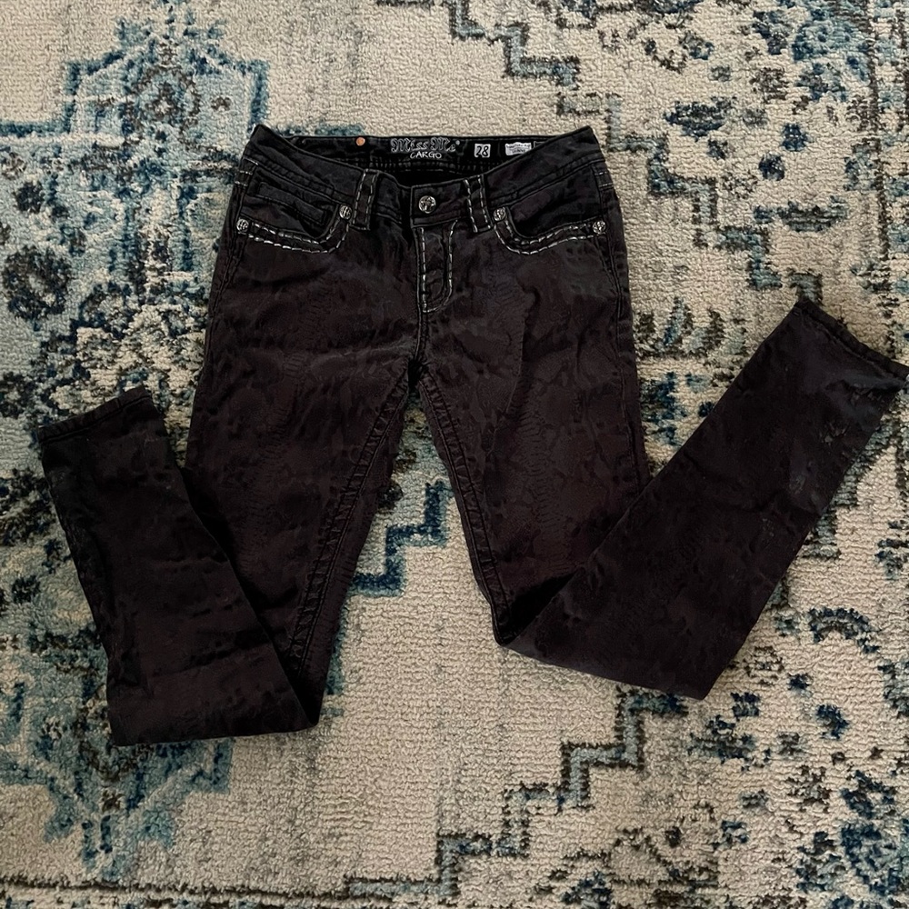 Miss Me cargo jeans gently worn. From smoke and pet free home. Size 28